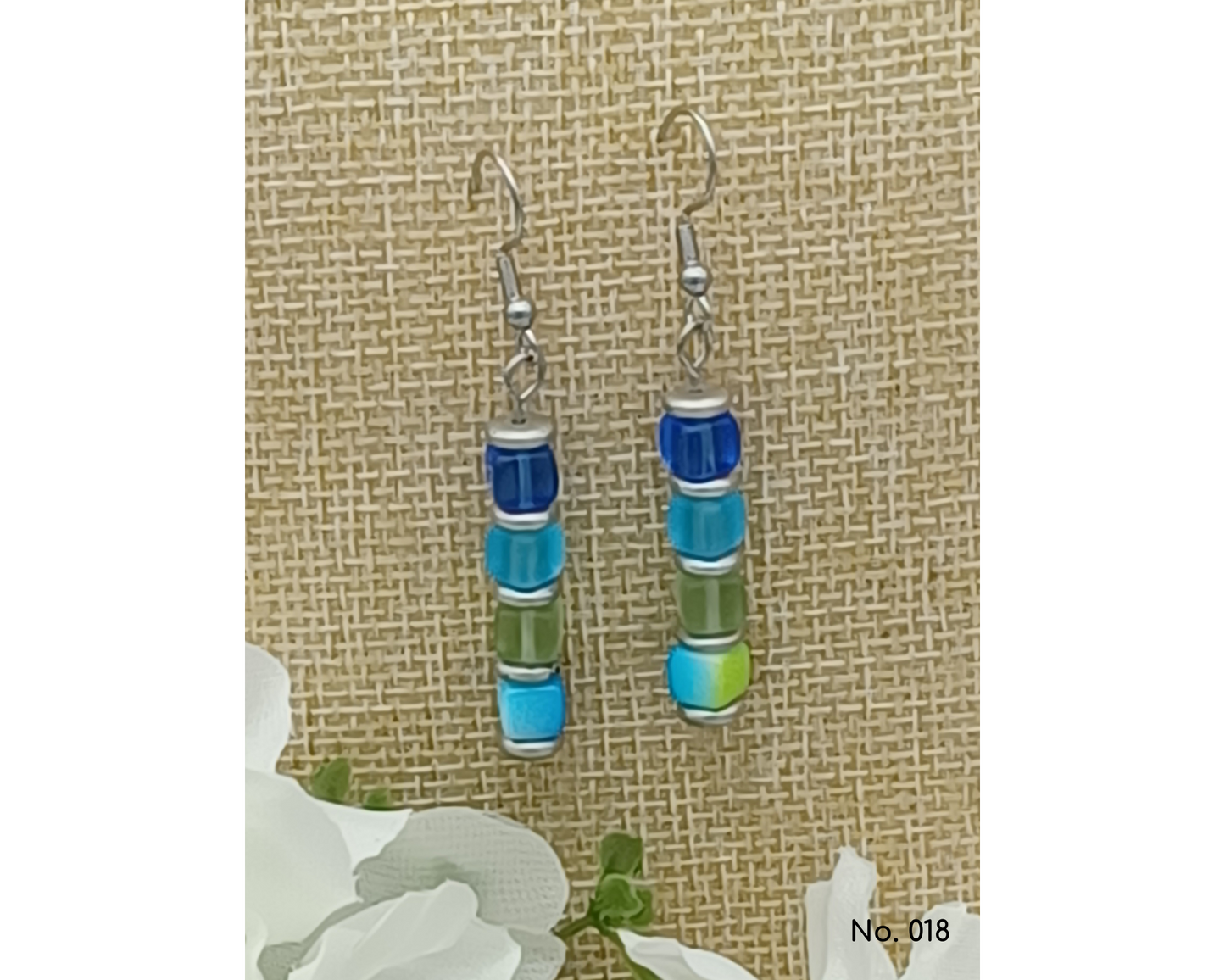 Ohrringe Glasperlen, Würfel mit Silberlinse, Celine