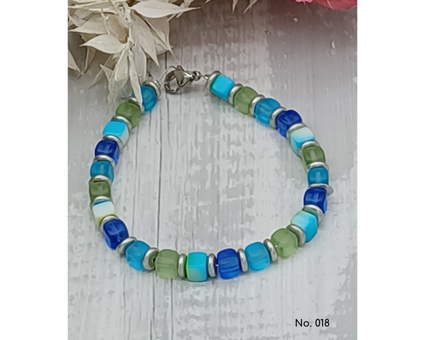 Armband Glasperlen, Würfel mit Silberlinse, Celine