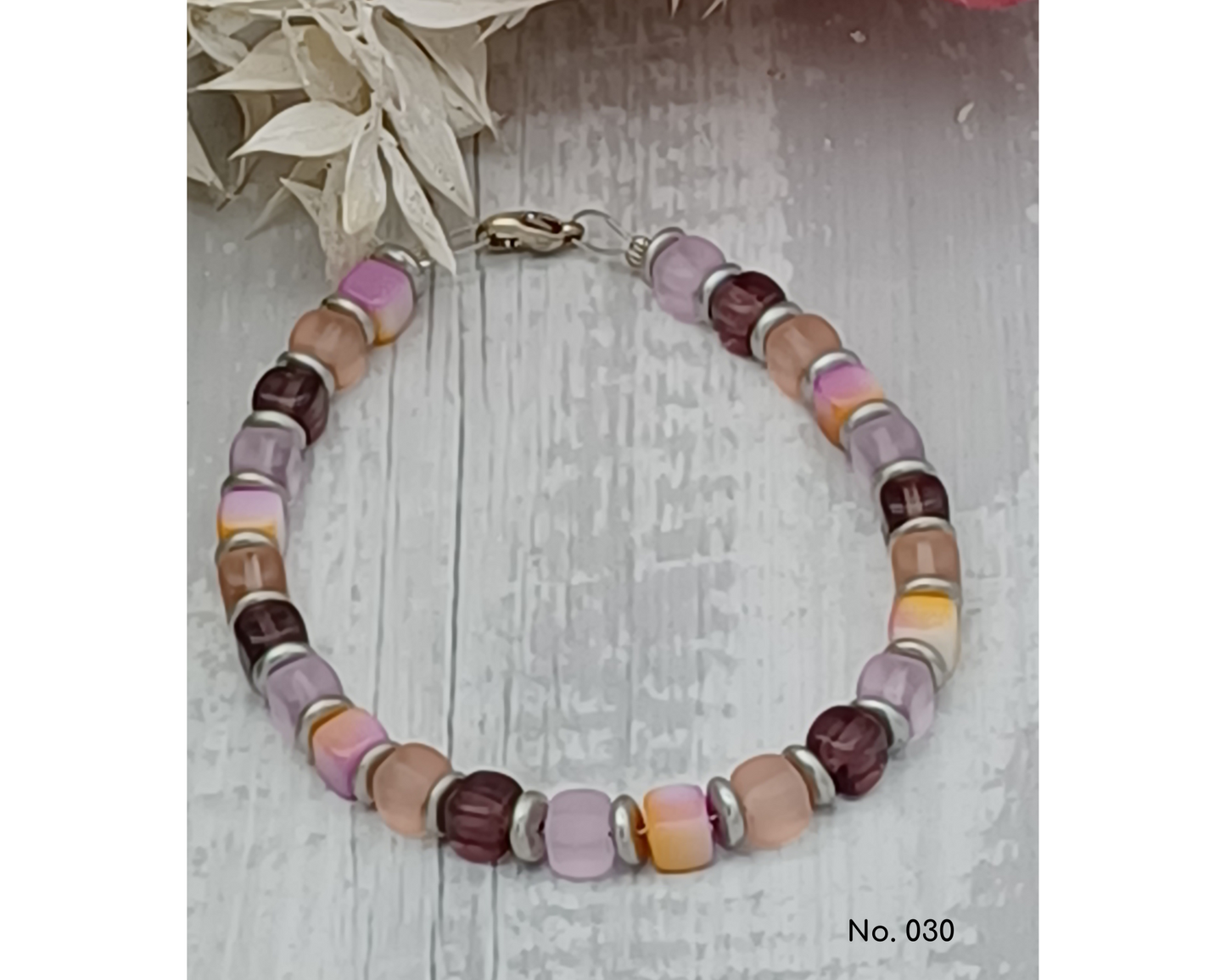 Armband Glasperlen, Würfel mit Silberlinse, Celine