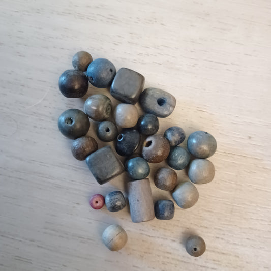 Holzperlen lose, diverse Formen, grau 65g