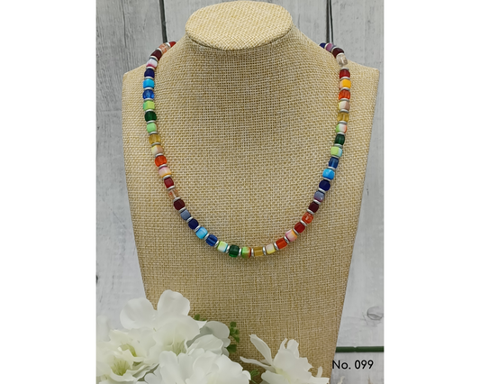 Halskette Glasperlen, Würfel mit Silberlinse, Celine