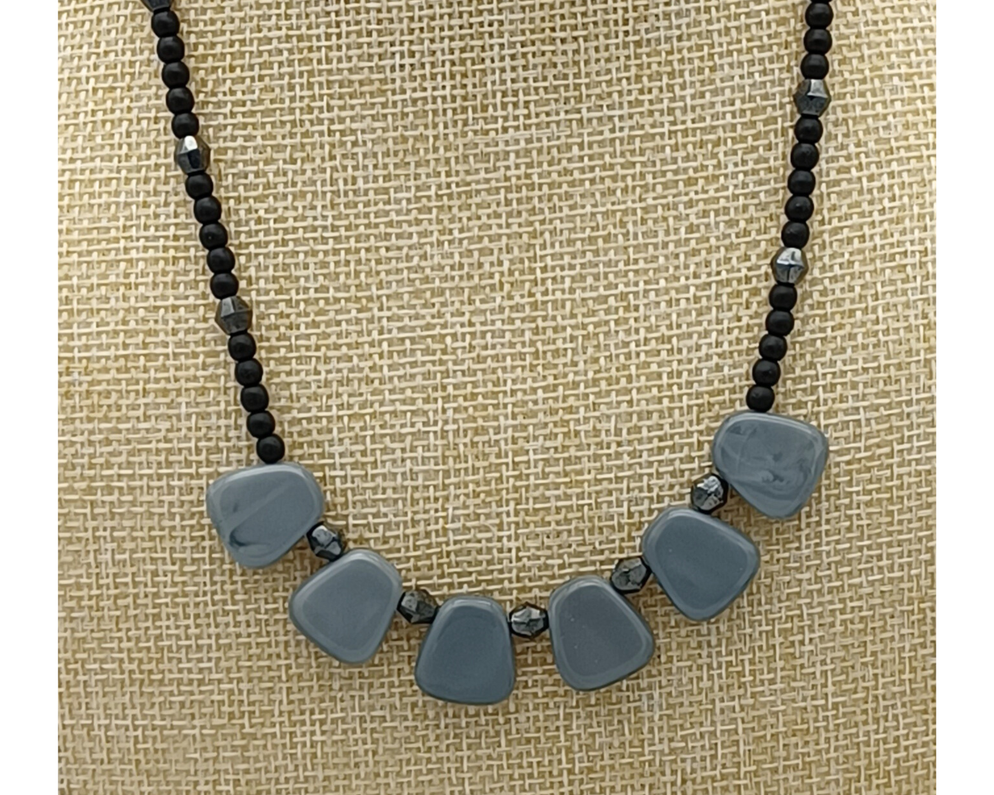 Unikat schwarze Perlen als Collier- mit grauen Perlen- Svea