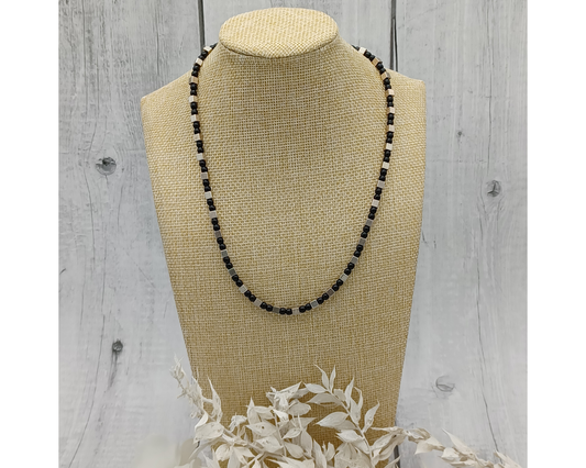 Unikat schwarze Perlen mit Silberwürfel- Susanne