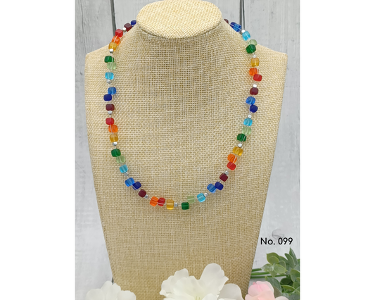 Halskette Glasperlen, Würfelform gewuselt, Mira