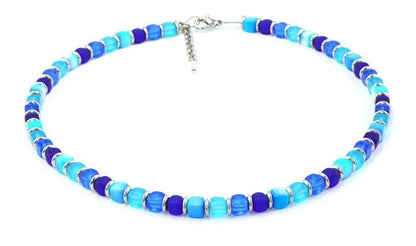 Halskette Würfel - Böhmische Glasperlen mit Silberlinse - Blautöne