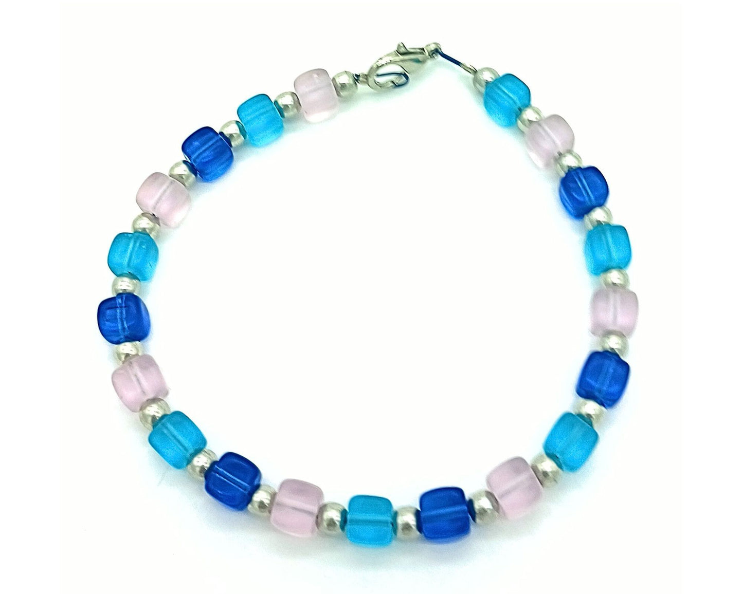 Armband Lilie- Böhmische Glasperlen in klassischer Würfelform mit Silberperle (Glas)