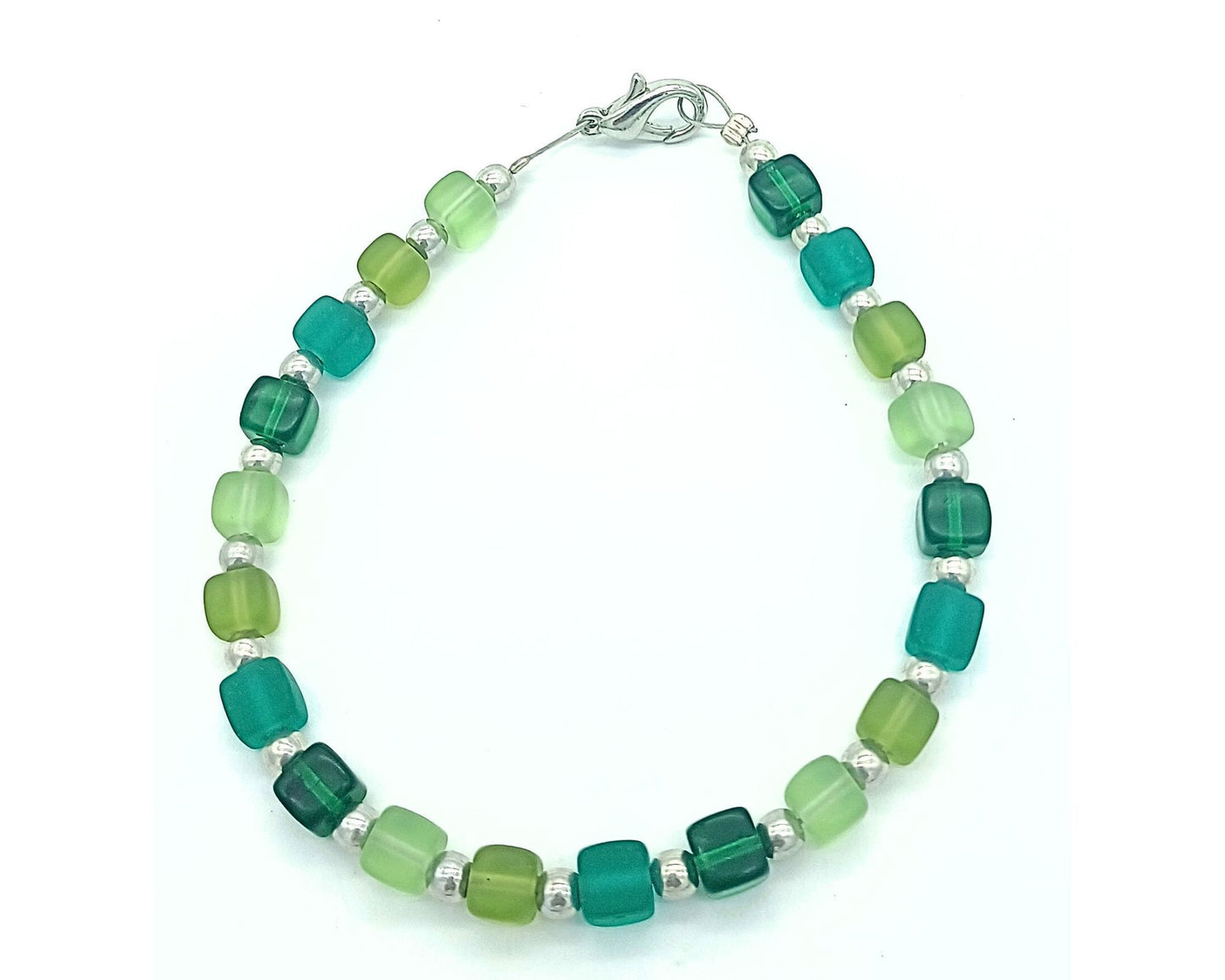 Armband Lilie- Böhmische Glasperlen in klassischer Würfelform mit Silberperle (Glas)
