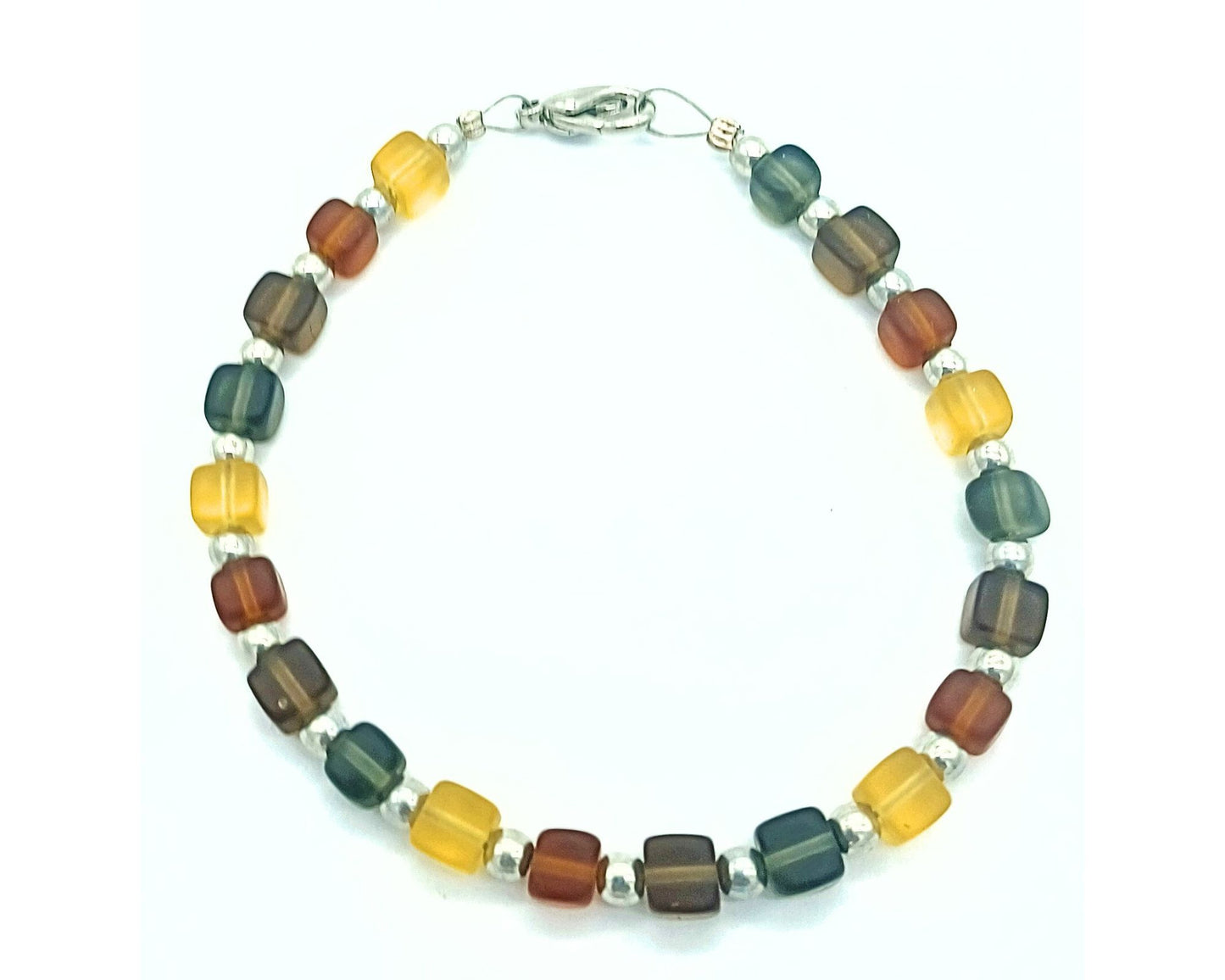Armband Lilie- Böhmische Glasperlen in klassischer Würfelform mit Silberperle (Glas)