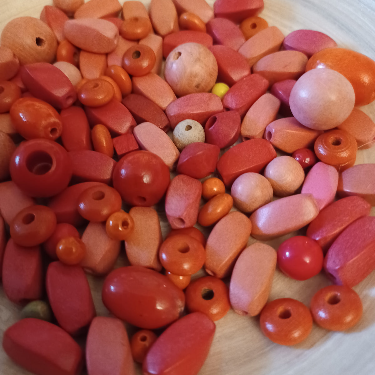 Holzperlen lose, diverse Formen rötlich, 50g