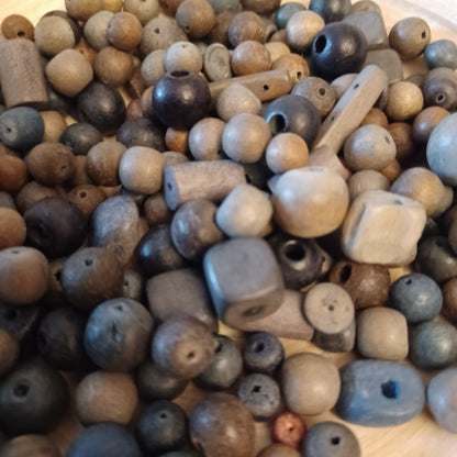 Holzperlen lose, diverse Formen, grau 65g