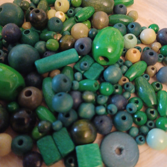Holzperlen lose, diverse Formen, grün, 30g