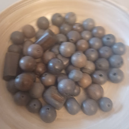 Teilen Holzperlen lose, diverse Formen, grau blau, 95g