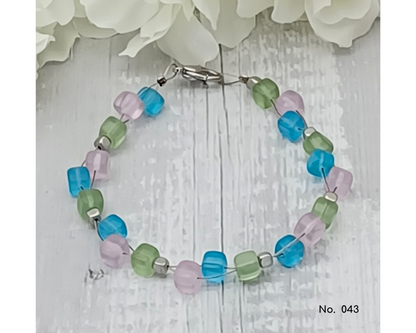 Armband Glasperlen, Würfelform gewuselt, Mira