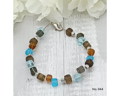 Armband Glasperlen, Würfelform gewuselt, Mira